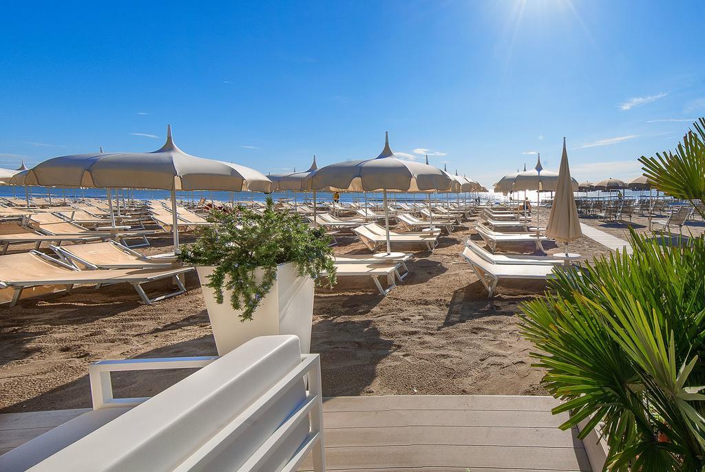 Hotel Byron Milano Marittima Exterior foto